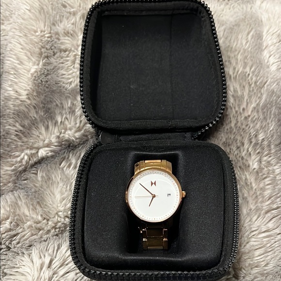 MVMT Watch with case - Picture 2 of 3